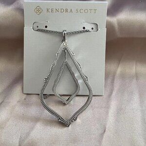 Kendra Scott necklace